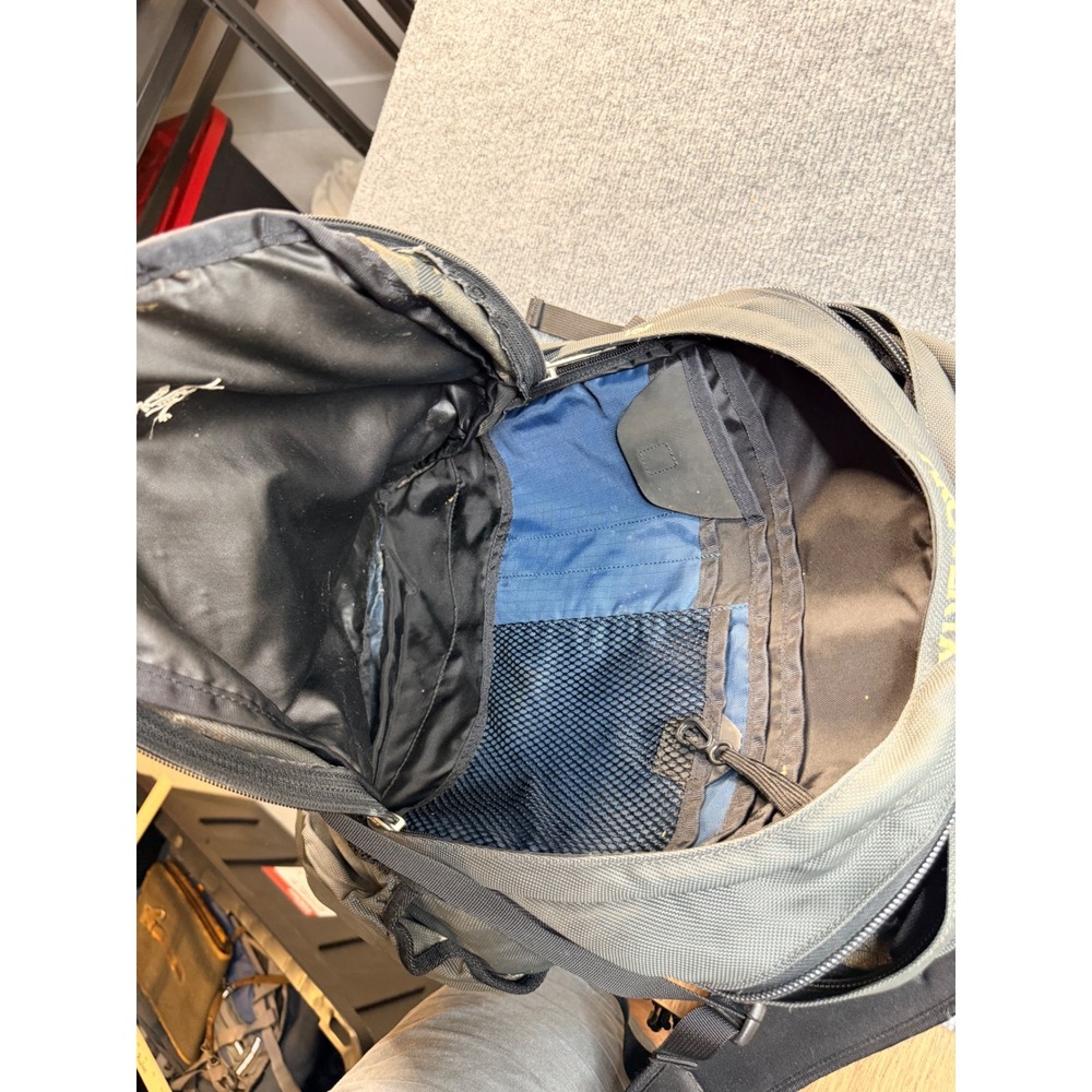 Arc'teryx Volt Backpack Vintage Grey Blue Hiking Daypack Made in Korea SKU 31 - Picture 8 of 13